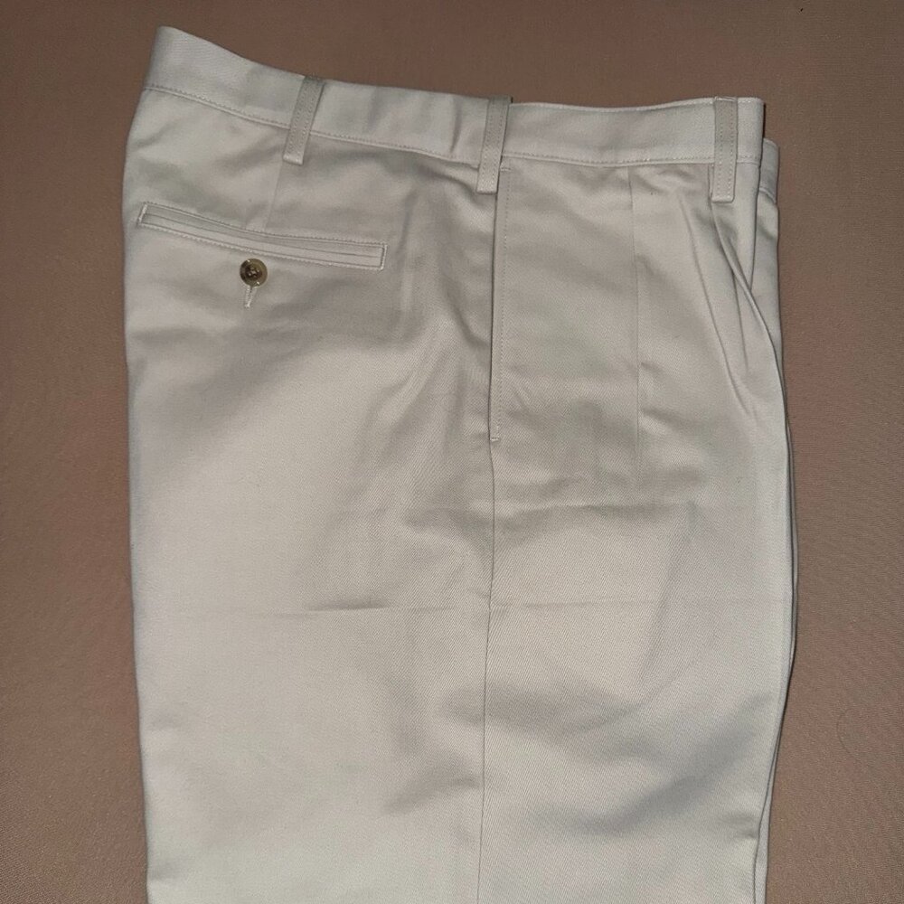 Land's End - Men's Shorts - Size 32 - Light Stone